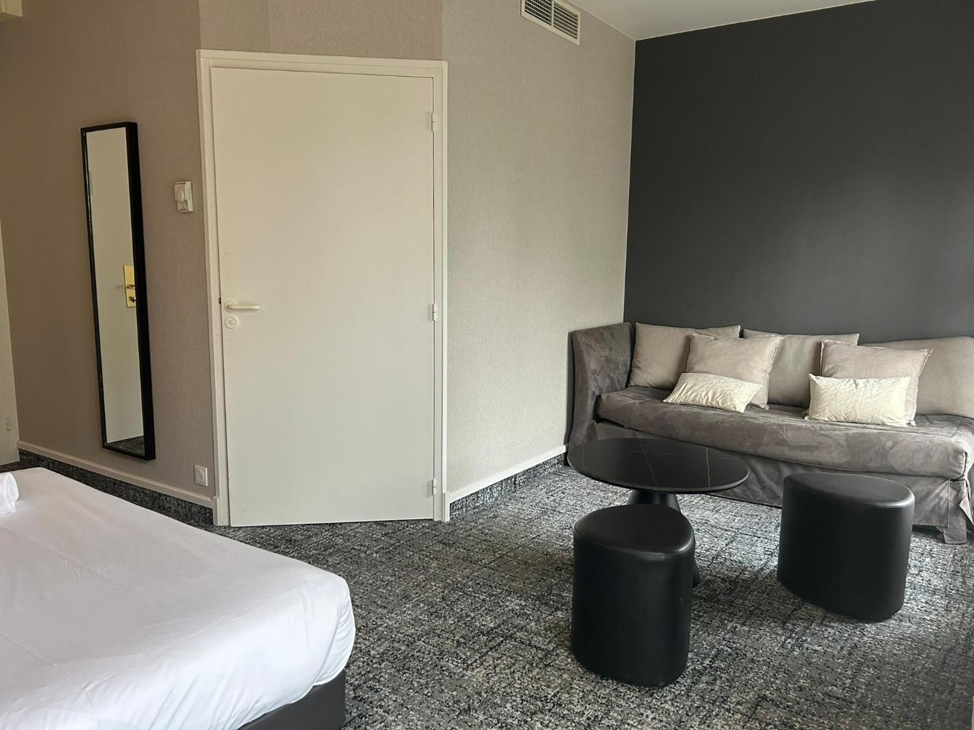 Brit Hotel Privilege Le Royal - Centre Gare Troyes Zewnętrze zdjęcie