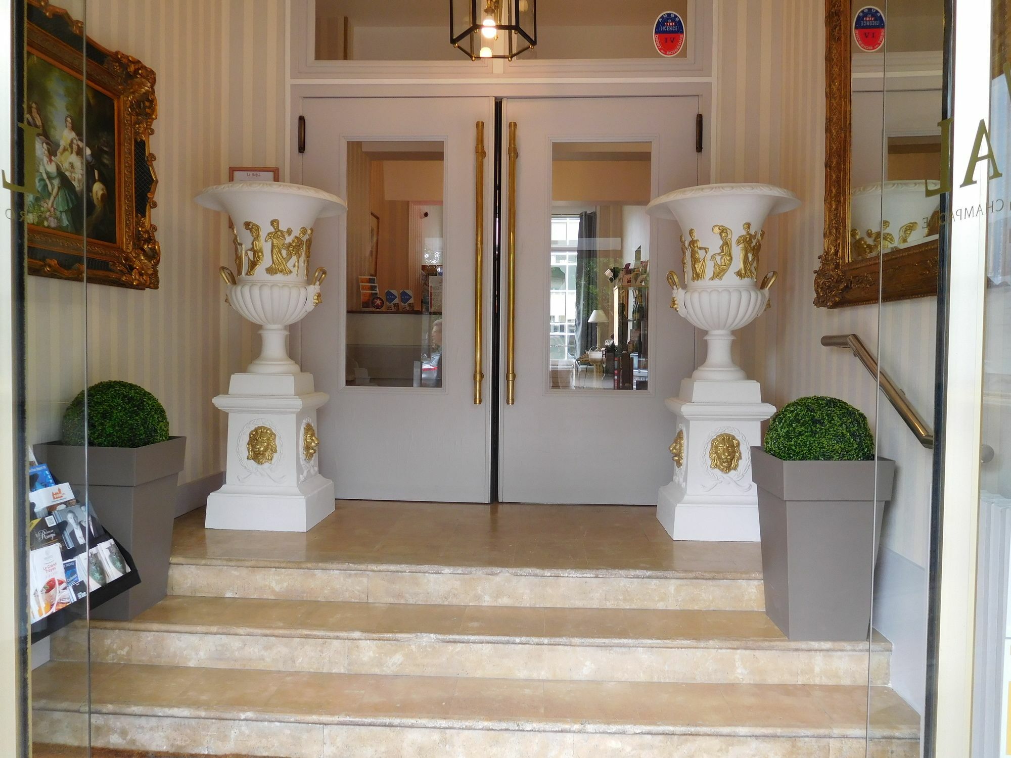 Brit Hotel Privilege Le Royal - Centre Gare Troyes Zewnętrze zdjęcie